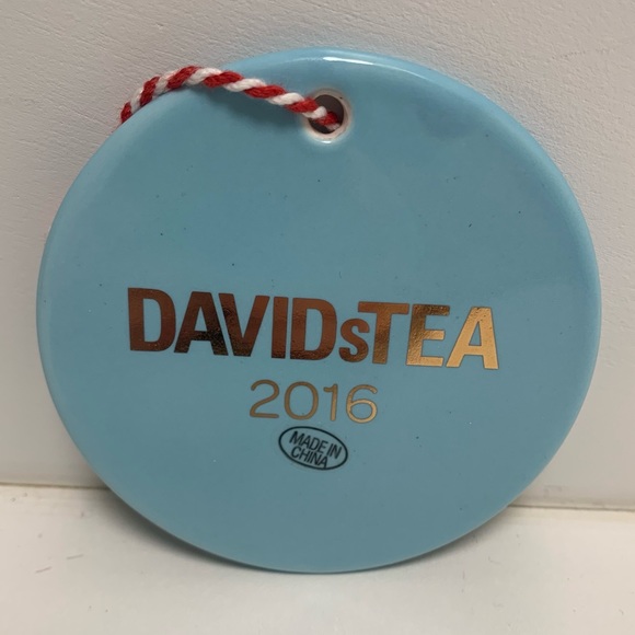 David’s Tea collectible ornament Christmas tree blue with skiing mouse - Picture 3 of 7